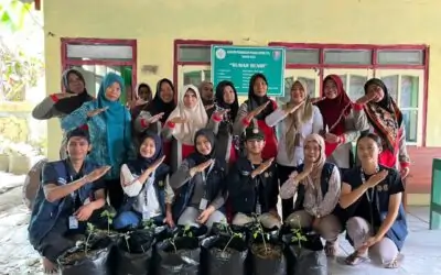 Kolaborasi Mahasiswa KKN Unsoed dan Kelompok Wanita Tani (KWT) melalui Demplot Pertanian dengan Sistem Irigasi Tetes di Desa Pesanggrahan